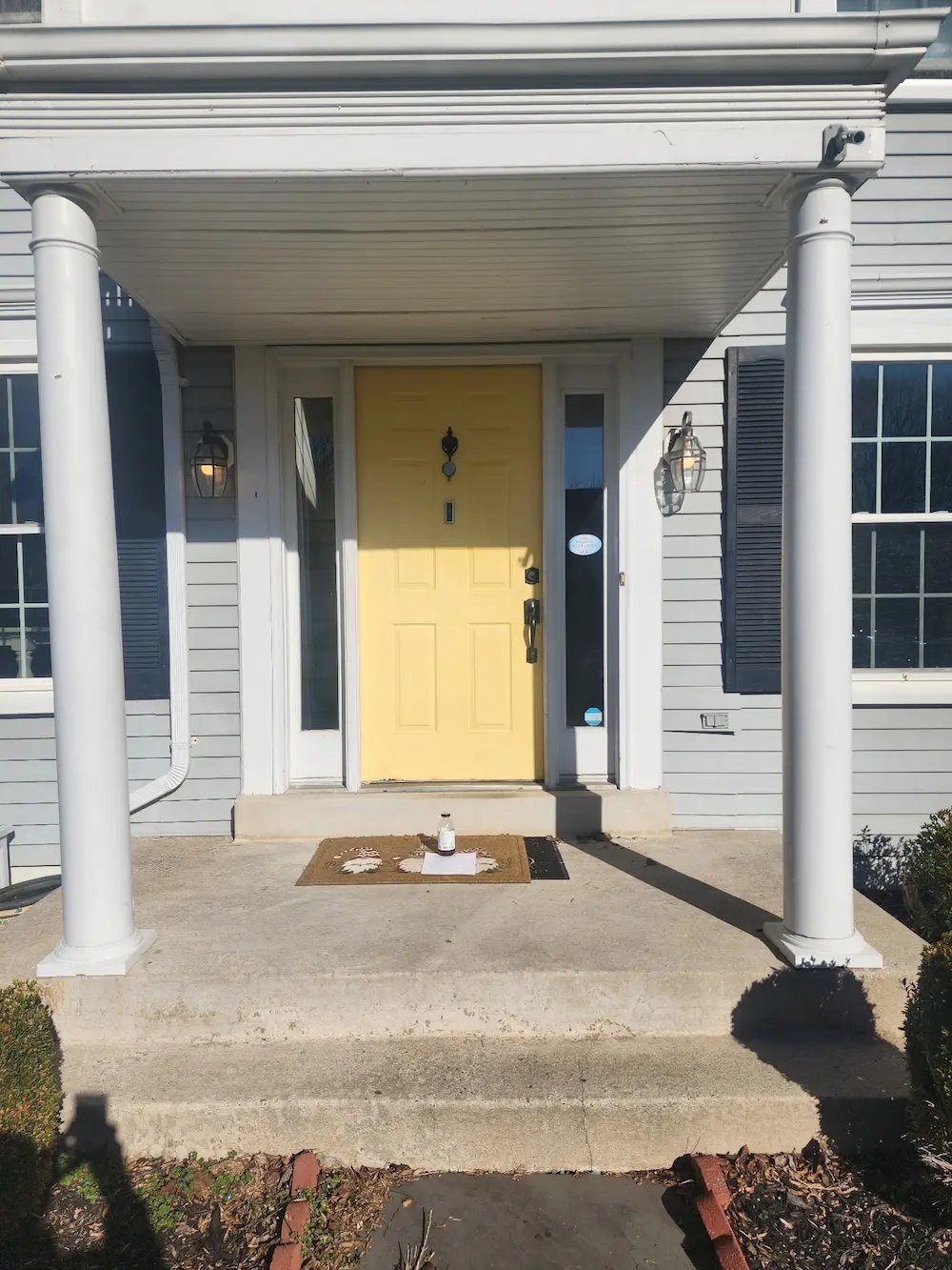 Before Photo of a old builder grade door in Gaithersburg MD